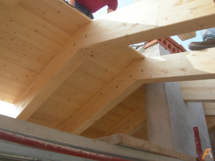  Realizzazione della nuova copertura in legno: la posa in opera dell'assito