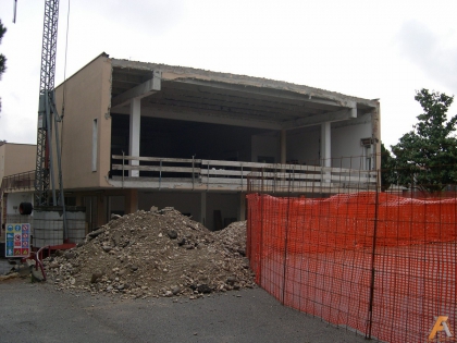  Immagini dal cantiere: demolizione della parete retrostante il palcoscenico
